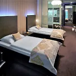 Centrum With Free Parking Hotel 4*