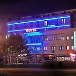 Centrum With Free Parking Hotel 4*