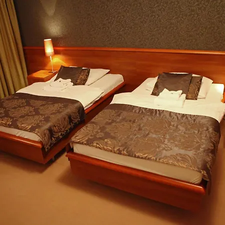 Centrum With Free Parking מלון 4*