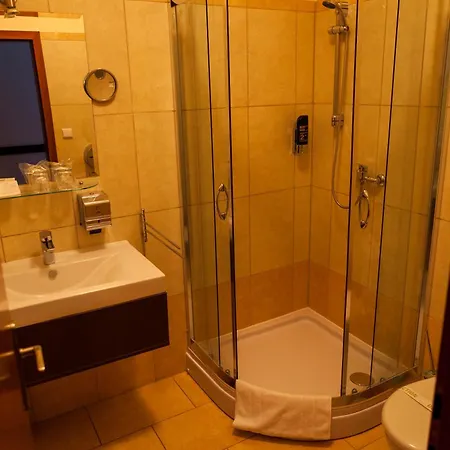 Centrum With Free Parking Hotel 4*