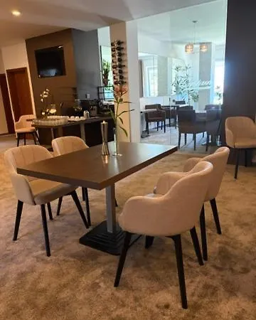 Centrum With Free Parking Hotel