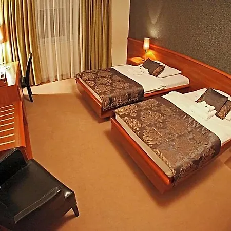 Centrum With Free Parking 4* Nyitra