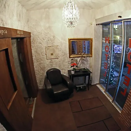 מלון Centrum With Free Parking 4*