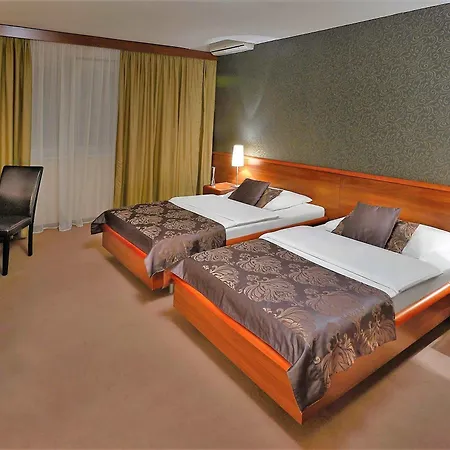 Hotel Centrum With Free Parking Nitra