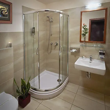 Отель Centrum With Free Parking 4*