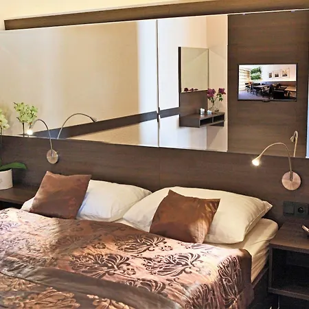 Centrum With Free Parking Hotel