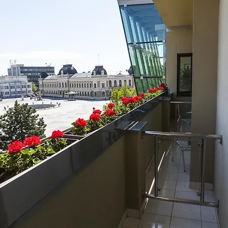 Отель Centrum With Free Parking Нитра