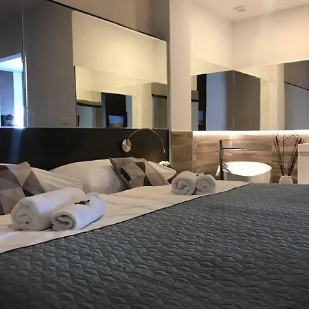 Отель Centrum With Free Parking 4*