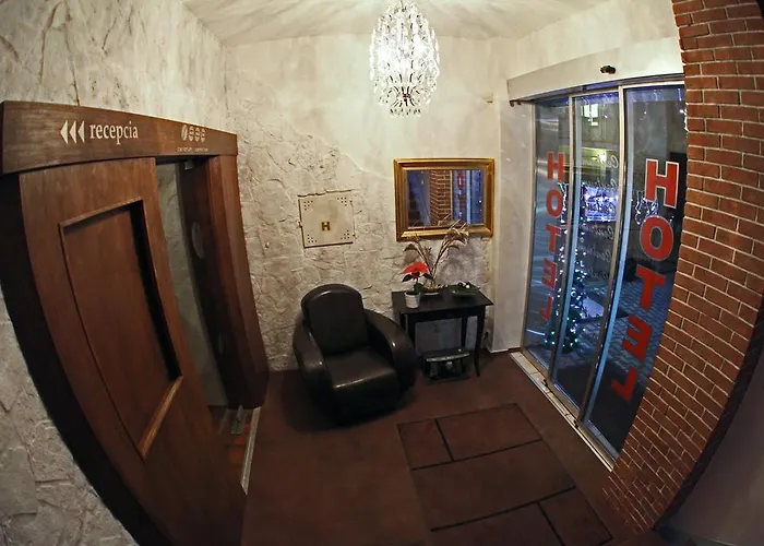 Szálloda Centrum With Free Parking 4*