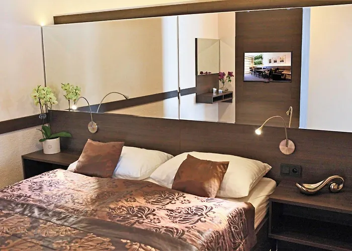 Centrum With Free Parking Hotel